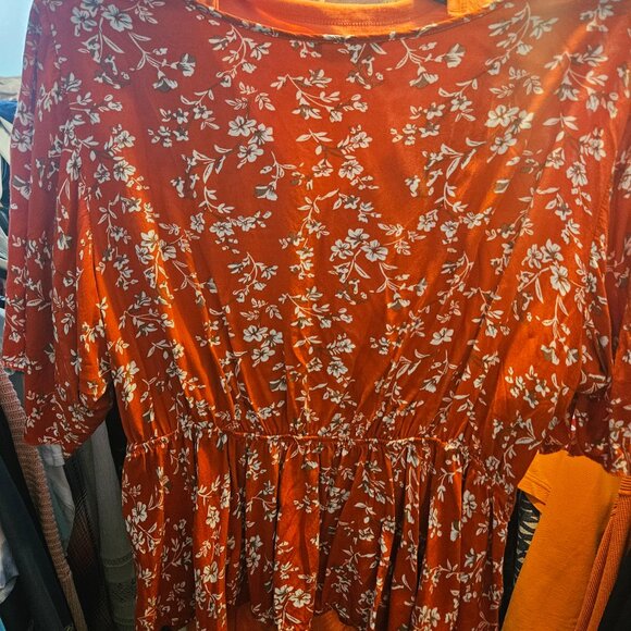 Beautiful Orangy Blouse - Picture 2 of 5